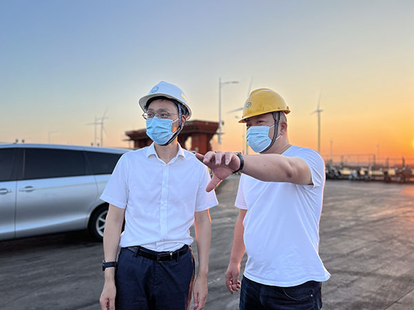 张韶峰赴集团实地检查安全生产、疫情防控工作
