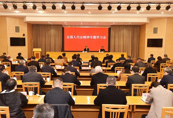 全国人大代表李洪耀宣讲全国两会精神