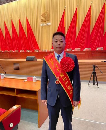 村党委书记李洪耀获评江苏省优秀共产党员